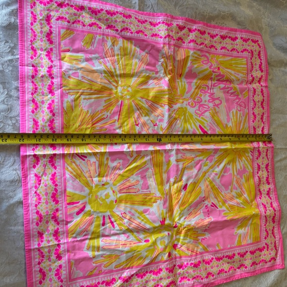 Lilly Pulitzer wrap - Picture 7 of 7